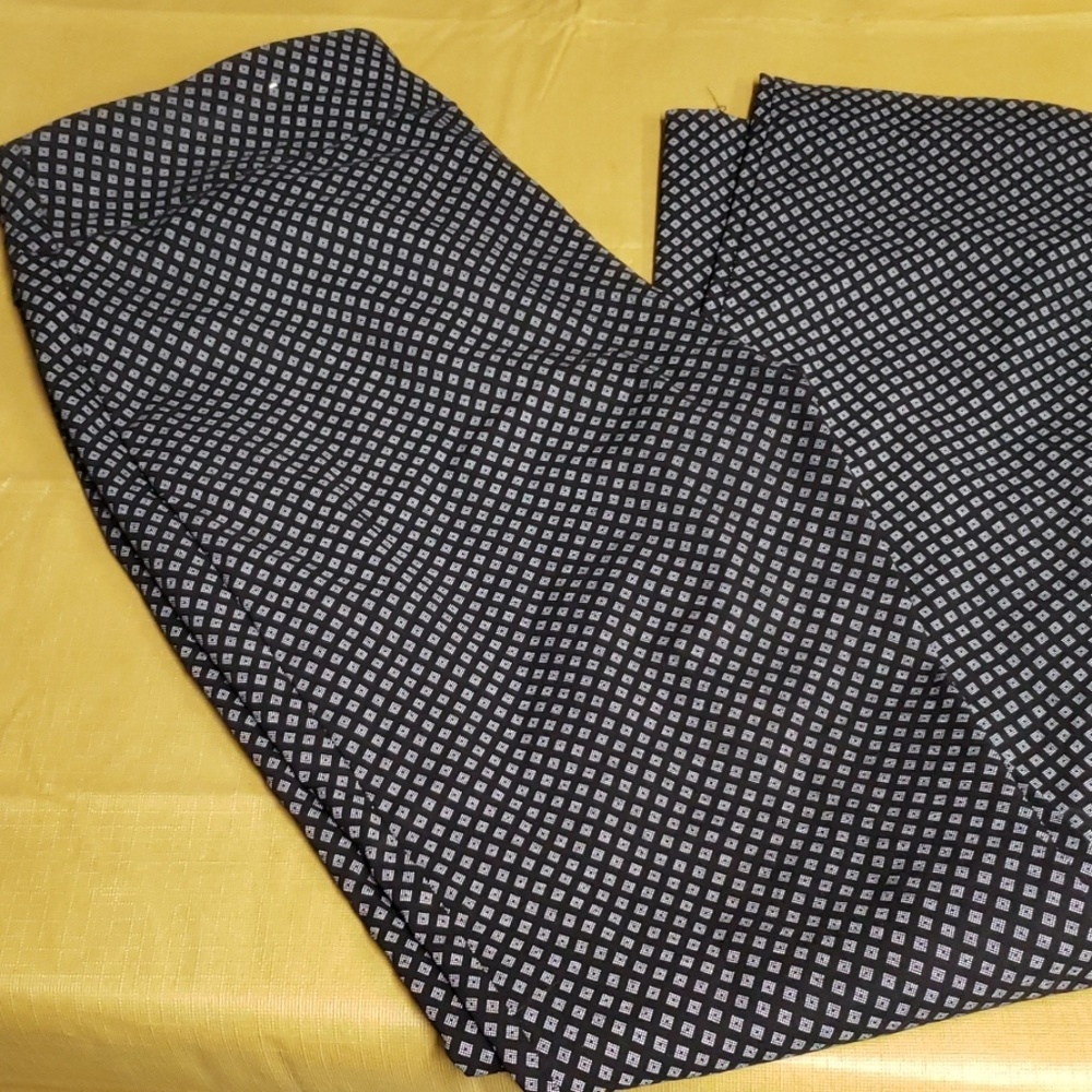 Dana Buchman pull on straight leg pant